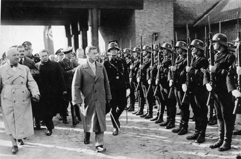 German King of England, Edward VIII, reviewing a squad of Nazi SS troops